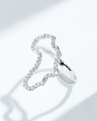 18 Karat Natural Diamond Africa Statement Ring
