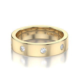 18 Karat Natural Diamond Dot Band