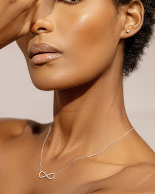 18 Karat Natural Diamond Infinity Neckpiece