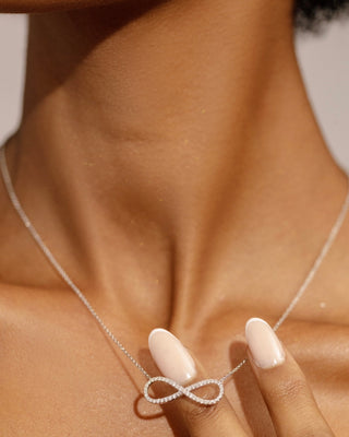 18 Karat Natural Diamond Infinity Neckpiece